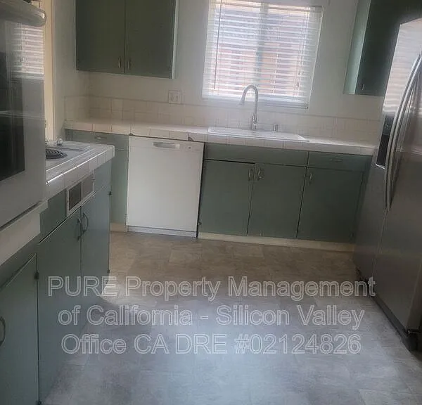 4860 Clydelle Ave — Photo 4