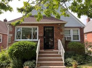 8922 221st Pl, Queens Village, NY 11427