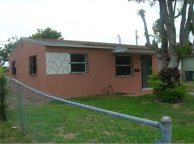 1st image of 1470 NE 154th St