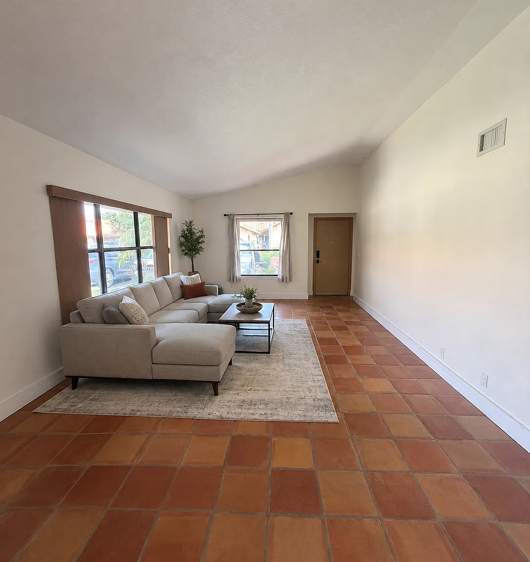 2 bed, 1561 sqft, $2,900 — Photo 3