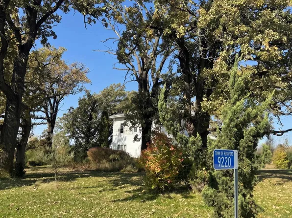 9220 Eureka Rd, Omro, WI 54963