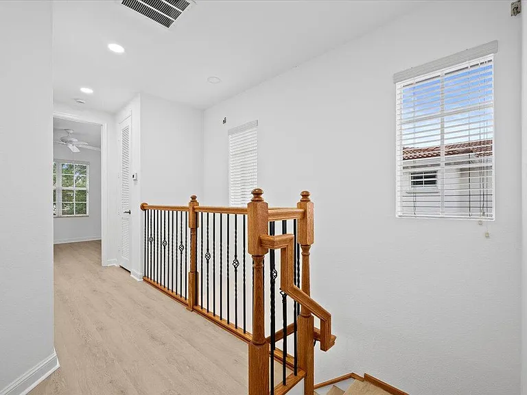 731 Duchess Ct — Photo 12