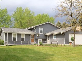 W327S8163 Memory Ln, Mukwonago, WI 53149
