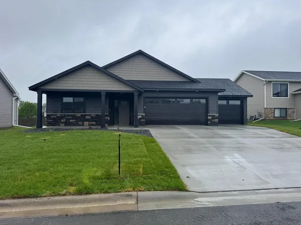 117 Fairway St, Zumbrota, MN 55992