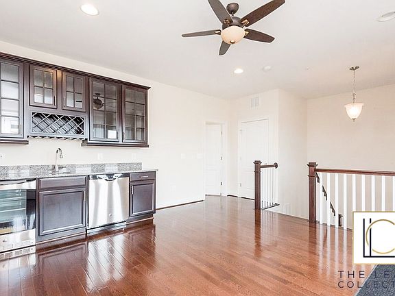 5th image of 726 River Mist Dr #1