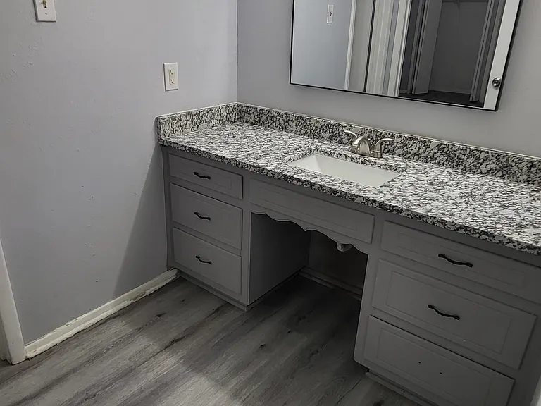 2441 Robert Burns Dr — Photo 10