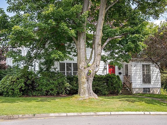 2nd image of 2 Lafayette St