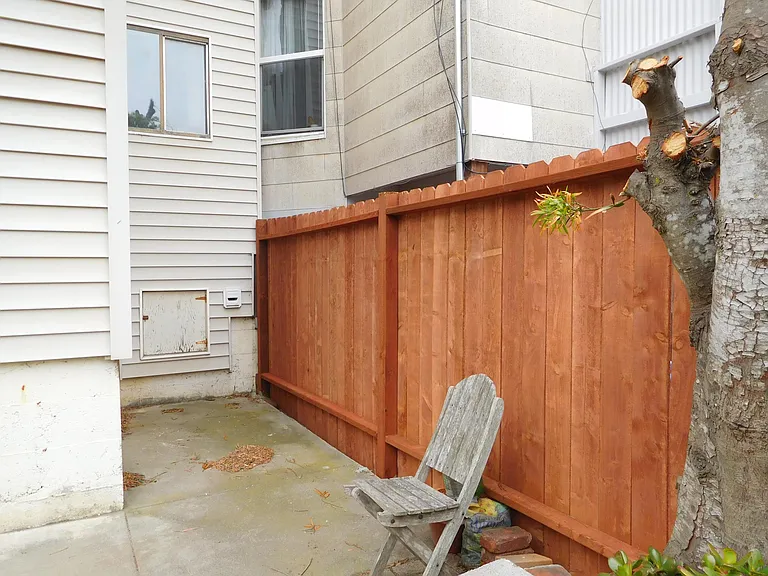 4131 Judah St — Photo 10