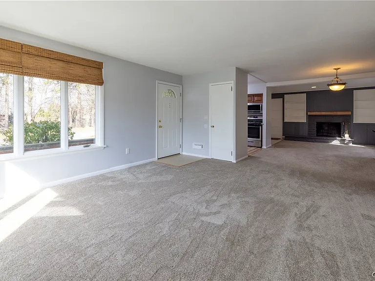 35 Lakeview Cir — Photo 6