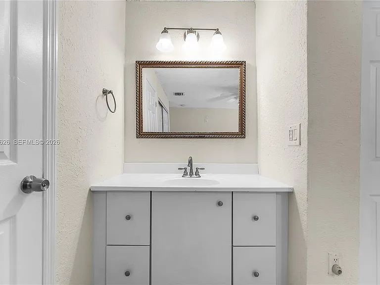 12622 SW 211th Ter — Photo 21