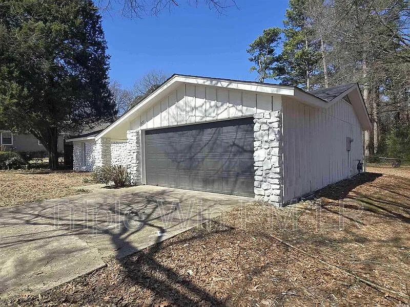 3 bed, 2.0 bath, $1,575 — Photo 2