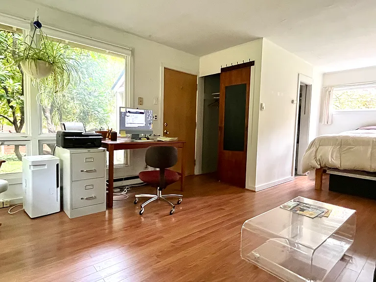7 Ballantine Ln #B — Photo 3