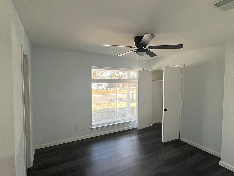 742 Royal Oaks Dr — Photo 9