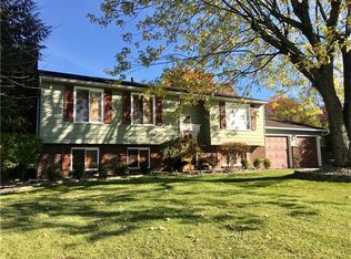 3722 Clearview Dr, Hermitage, PA 16148