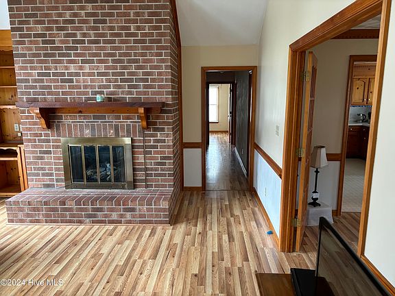 3rd image of 111 South Street