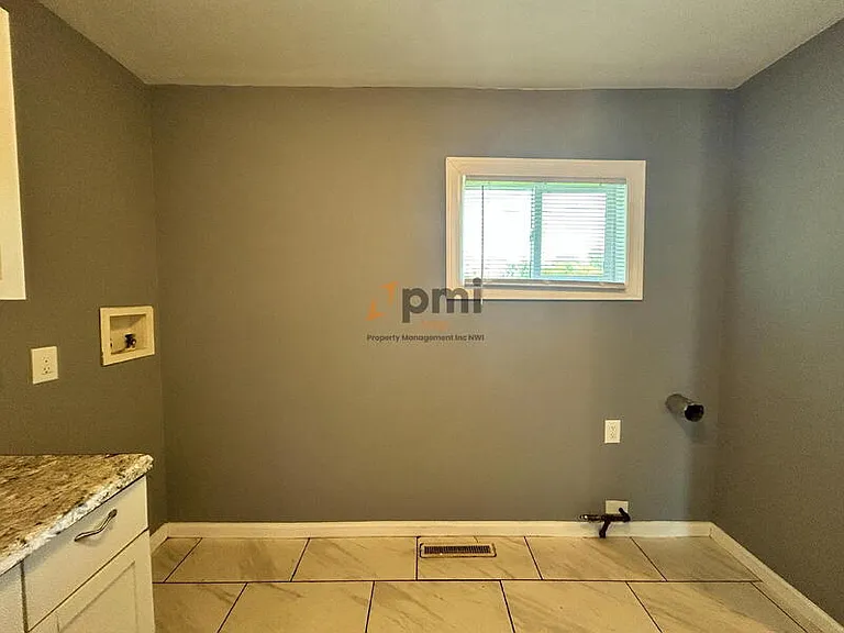 2166 Wisconsin St — Photo 8