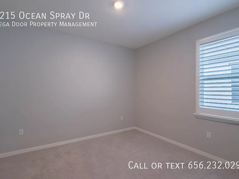 1215 Ocean Spray Dr — Photo 9