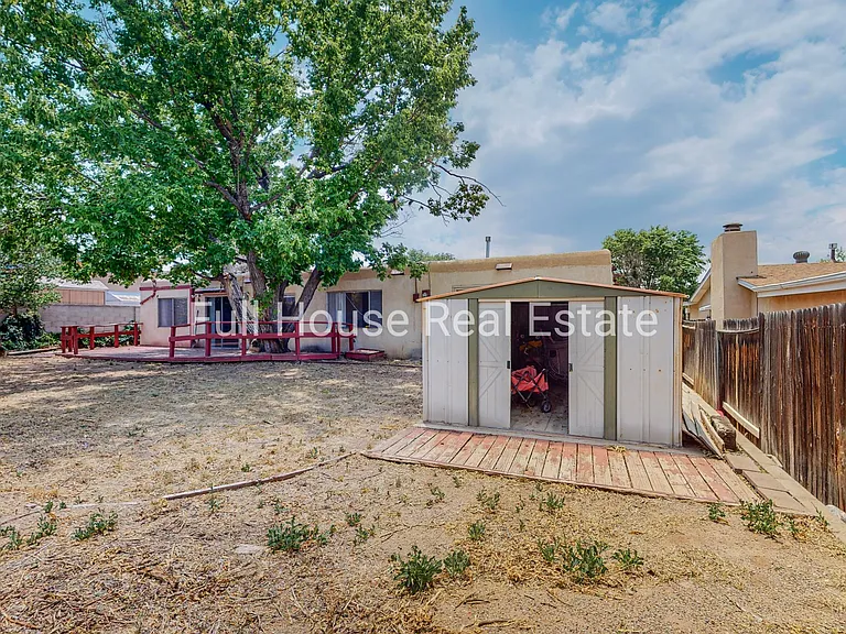7309 Coulson Dr NE — Photo 15