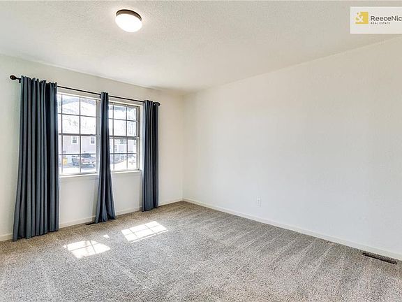 4th image of 1212 NW Golfview Dr