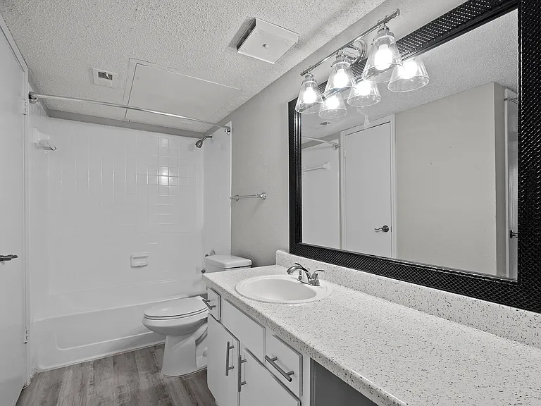The Azul Apartments — Photo 33