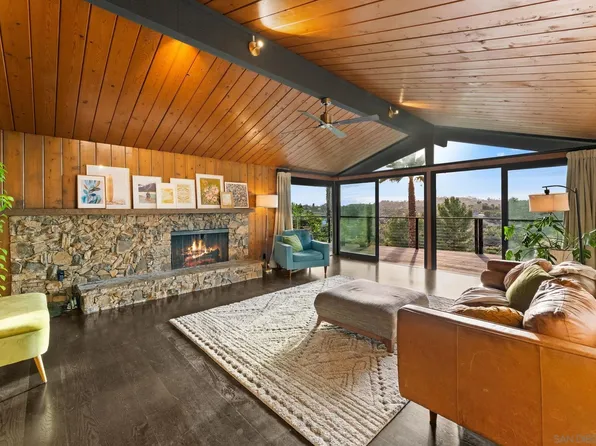 1560 Plantation Way, El Cajon, CA 92019