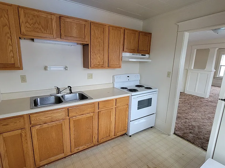 21 N Henderson St #2A — Photo 6