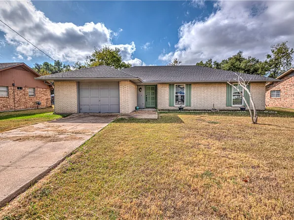214 Royal Dr, Marlin, TX 76661