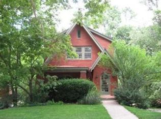 100 Woodhaven Dr, Pittsburgh, PA 15228