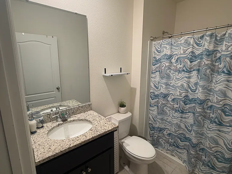 553 Park Place Blvd — Photo 3