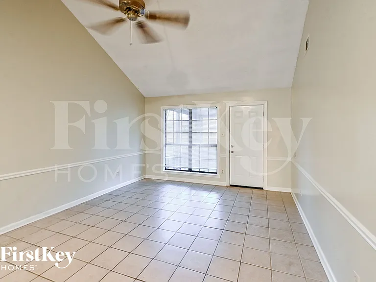 4415 Sunnyslope Dr — Photo 3