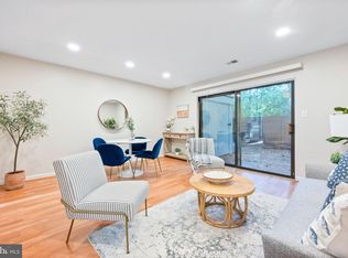 2340 Southgate Sq, Reston, VA 20191