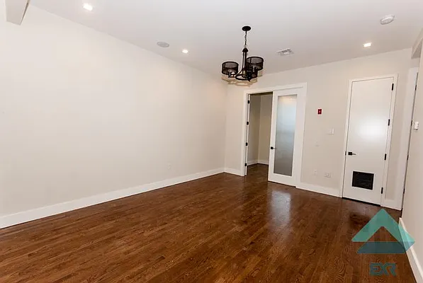 Rented by EXR | media 26