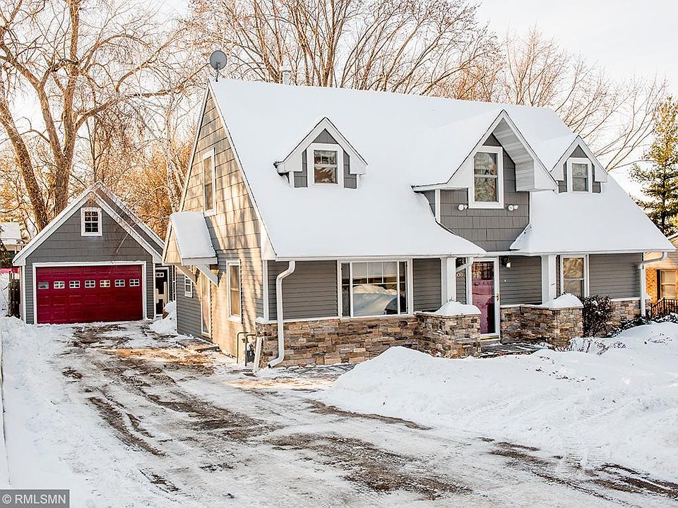 1st image of 600 Valley Ln