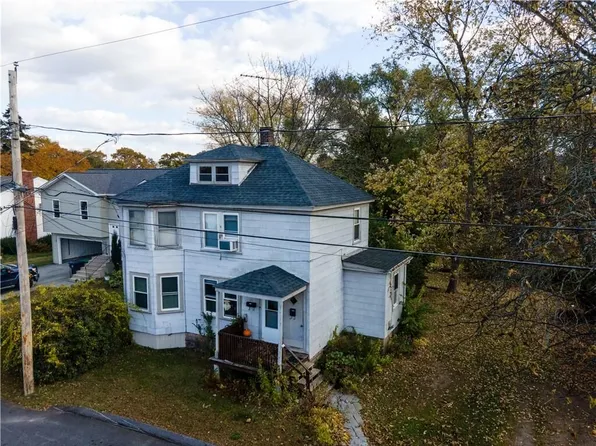 74 Pontiac St, Warwick, RI 02886