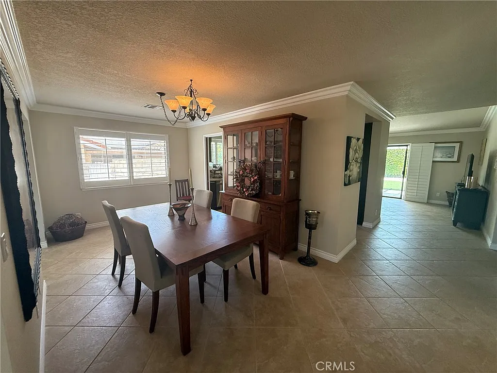 3 bed, 1761 sqft, $2,700 — Photo 4