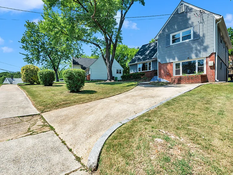 6004 Mustang Pl — Photo 2