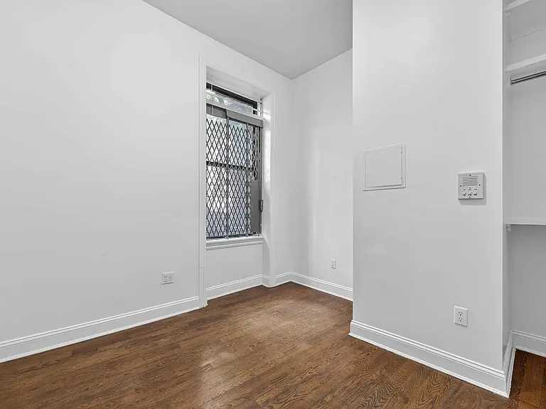 207 W 107th St #1F — Photo 11