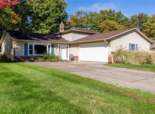 10142 Peachtree Dr, Strongsville, OH