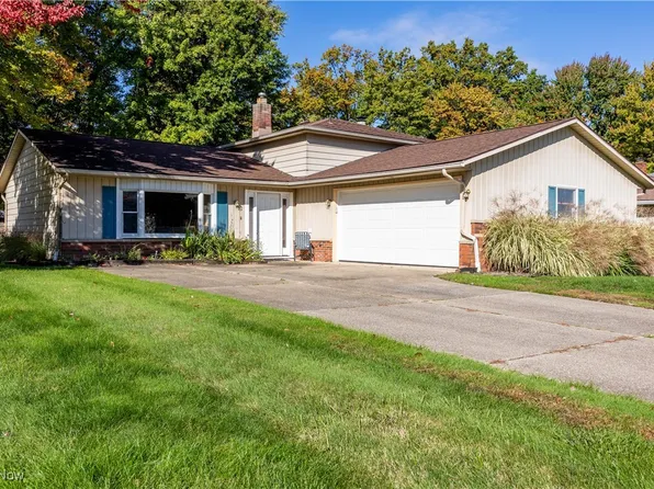 10142 Peachtree Dr, Strongsville, OH 44149