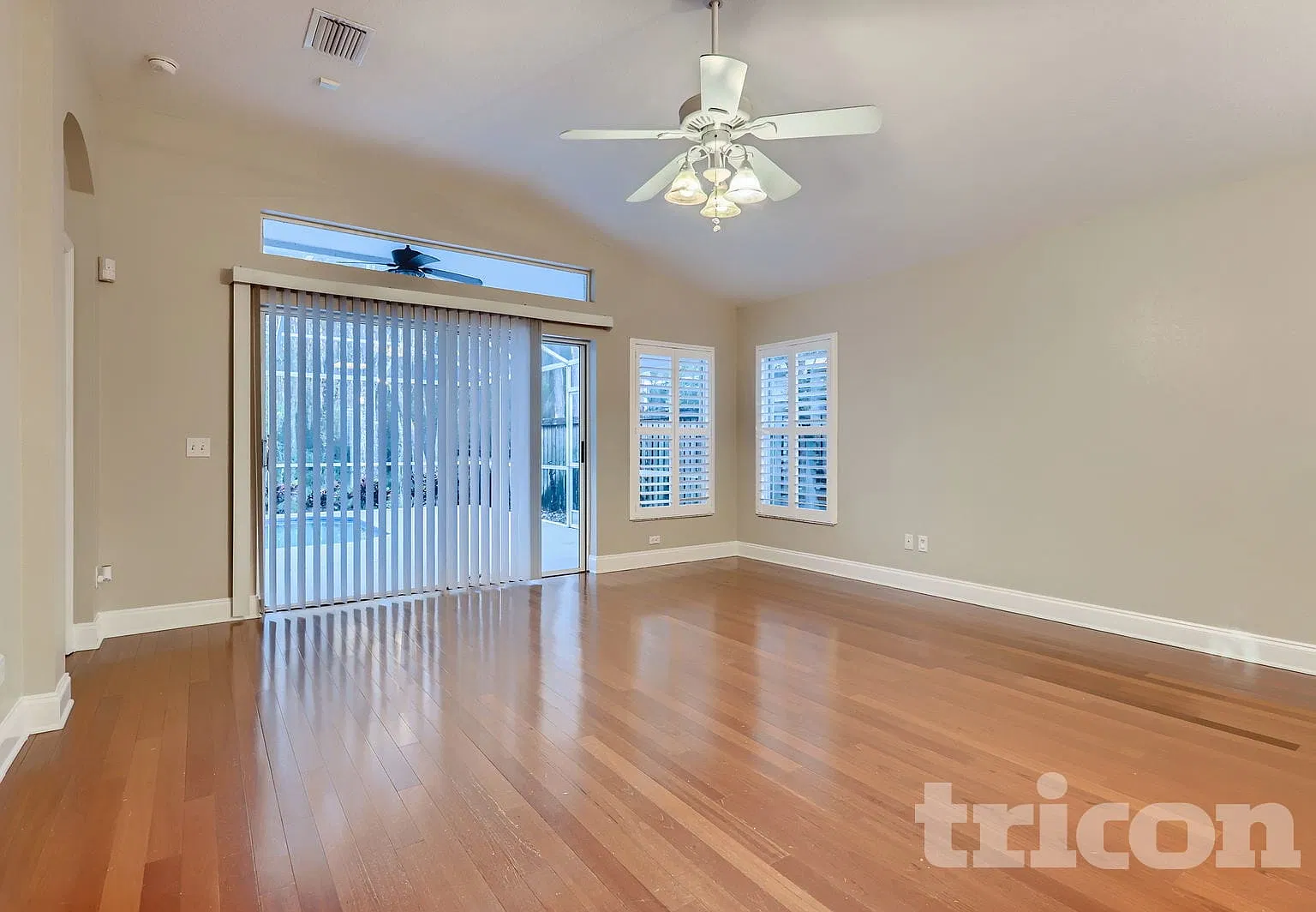 9926 Bridgeton Dr Tampa FL — Photo 3