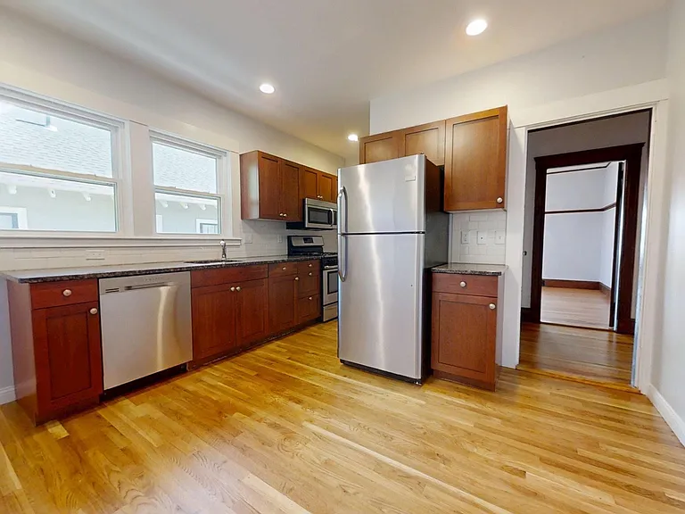 39 Commonwealth Rd — Photo 8