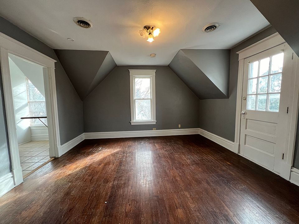 1st image of 430 Shaw St #2
