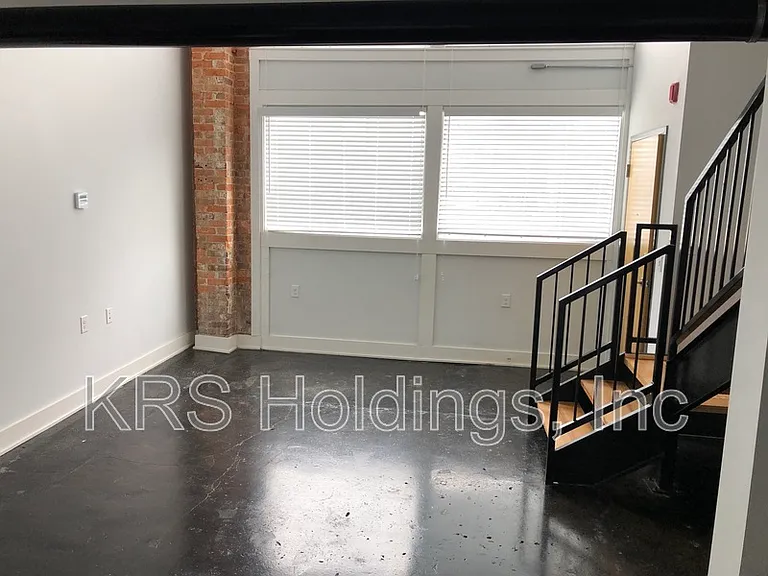 225 N Water St #105 — Photo 2