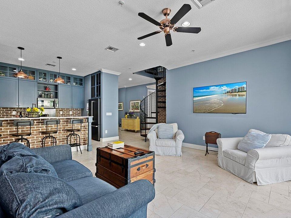 1st image of 12 SE 1st Avenue #302