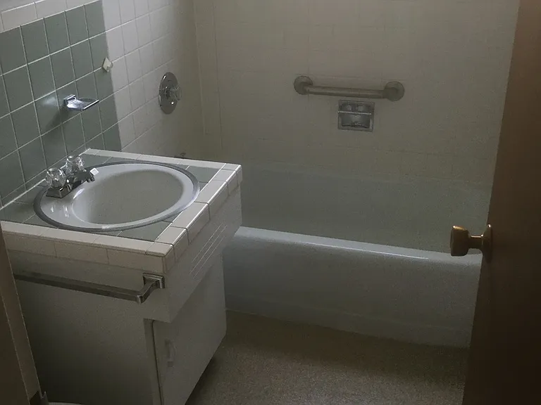 2608 House Ave - Capitol Apartments — Photo 3