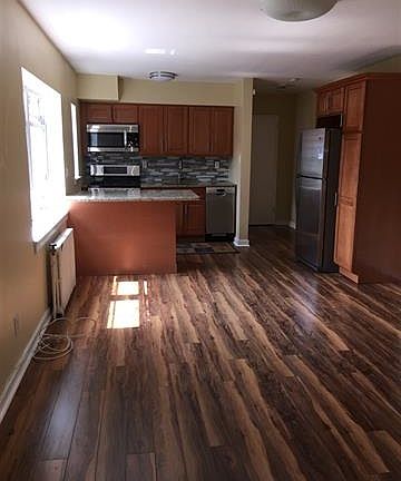3rd image of 40 Glenwood Ave APT 3E