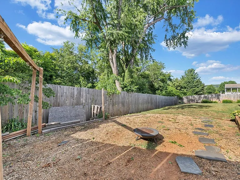 621 Aragona Dr — Photo 71