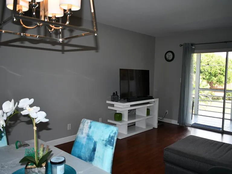 2721 Garden Dr N #202 — Photo 3
