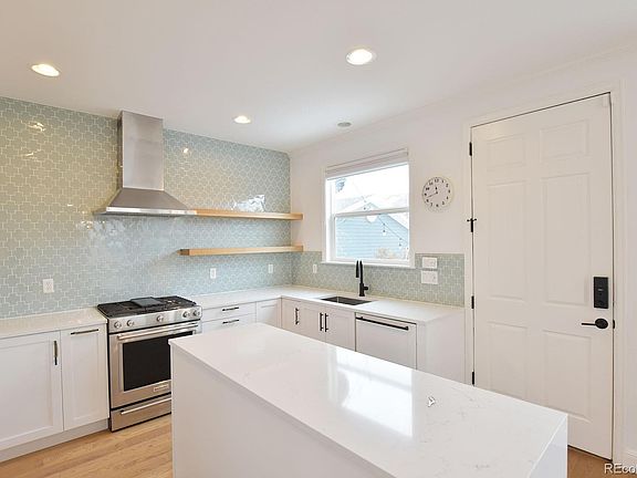 3rd image of 2889-2258 Ulster St