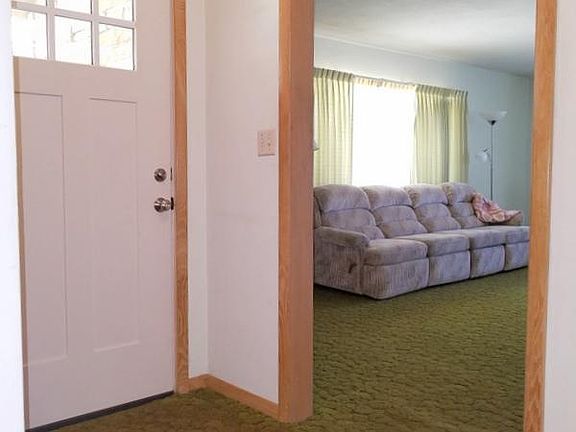 4th image of 301 W Sunset Rd